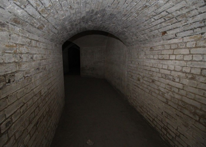 renovated = London: Derelict Fort With Bunkers For Filming, Kent