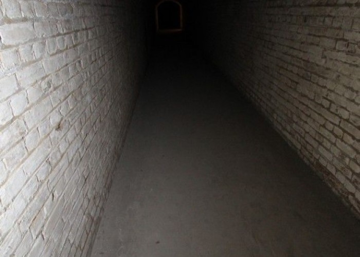renovated = London: Derelict Fort With Bunkers For Filming, Kent