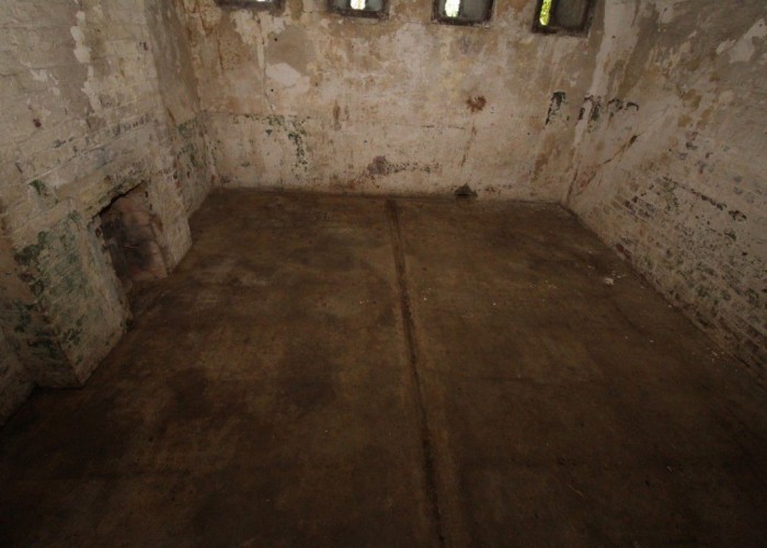 renovated = London: Derelict Fort With Bunkers For Filming, Kent