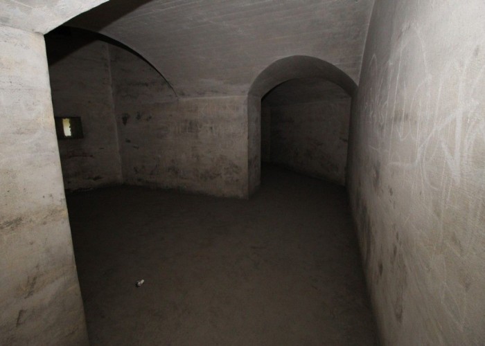 renovated = London: Derelict Fort With Bunkers For Filming, Kent