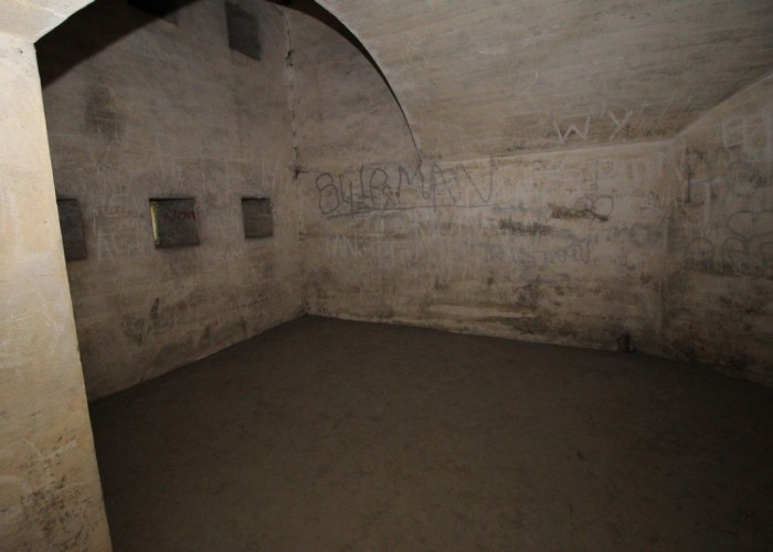 renovated = London: Derelict Fort With Bunkers For Filming, Kent