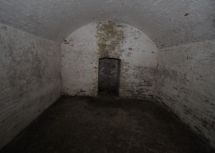 renovated = London: Derelict Fort With Bunkers For Filming, Kent