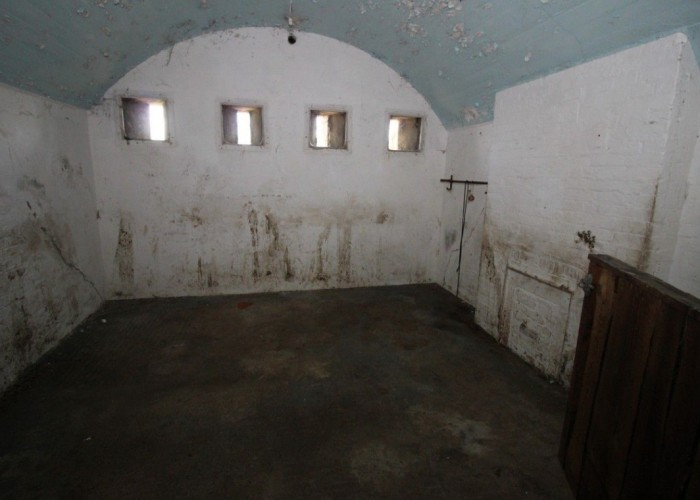 renovated = London: Derelict Fort With Bunkers For Filming, Kent