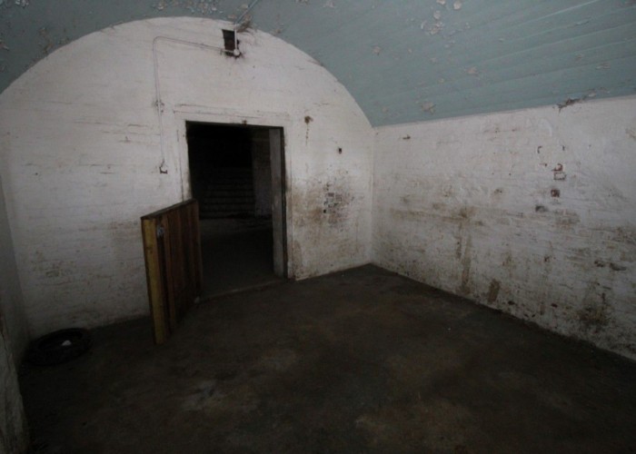 renovated = London: Derelict Fort With Bunkers For Filming, Kent