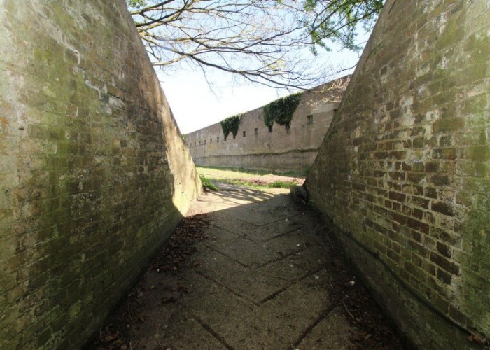 renovated = London: Derelict Fort With Bunkers For Filming, Kent