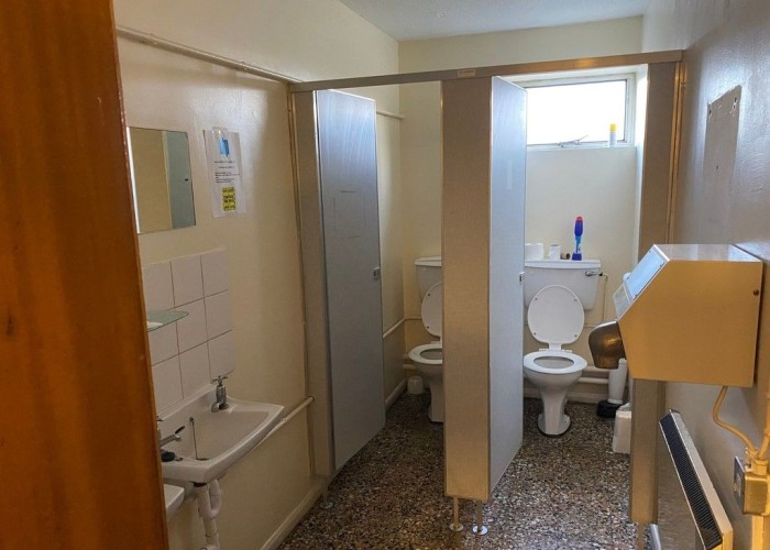 26. Toilet / Toilet Block