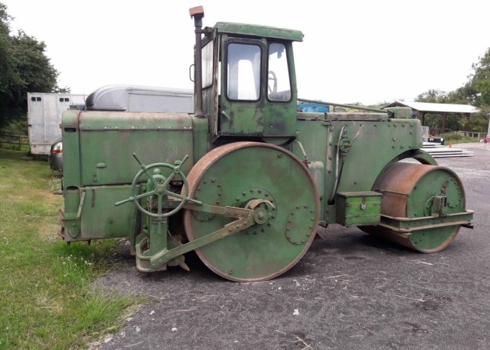 27. Tractor / Farm Machinery