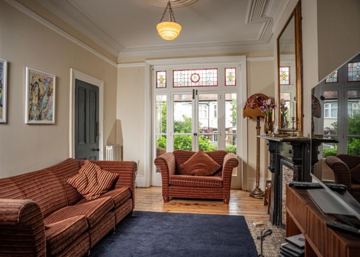 6. Livingroom
