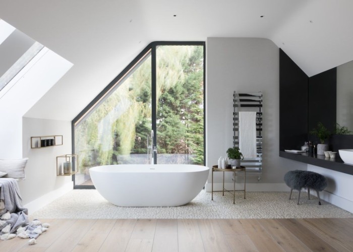 18. Bathroom (Large)