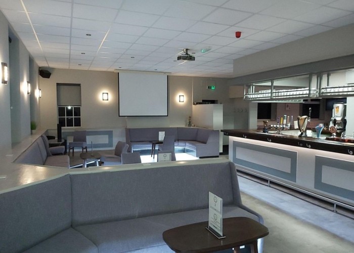 4. Pub / Bar / Club
