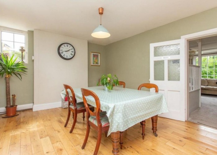 6. Diningroom