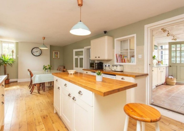 4. Kitchen (With Island)
