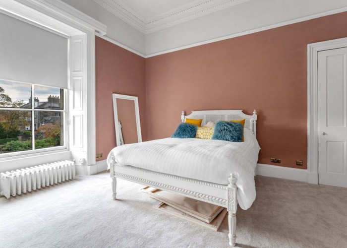 15. Bedroom (Master/En-Suite)