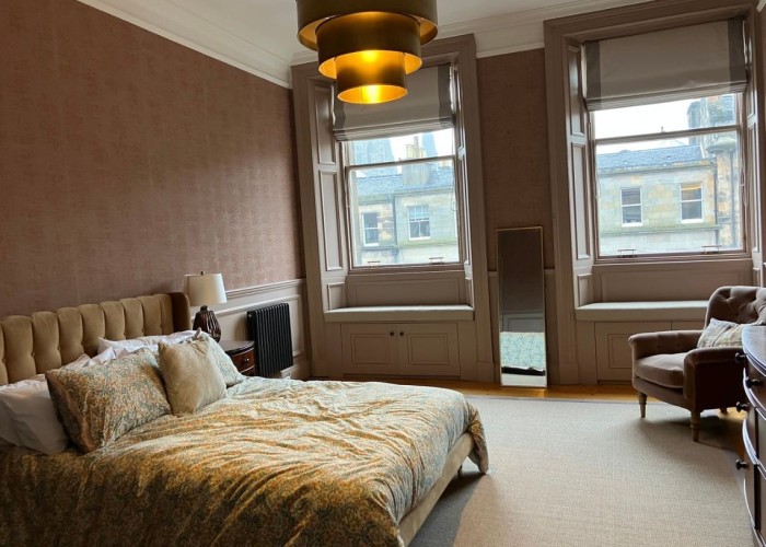 24. Bedroom (Master/En-Suite)