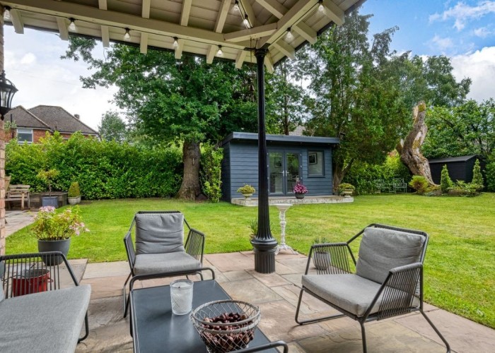 37. Garden (Rear, Large)