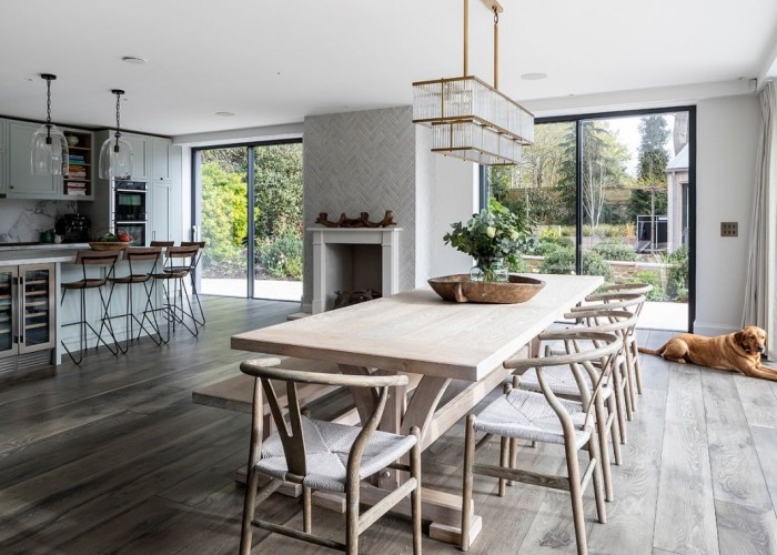 7. Kitchen With Table