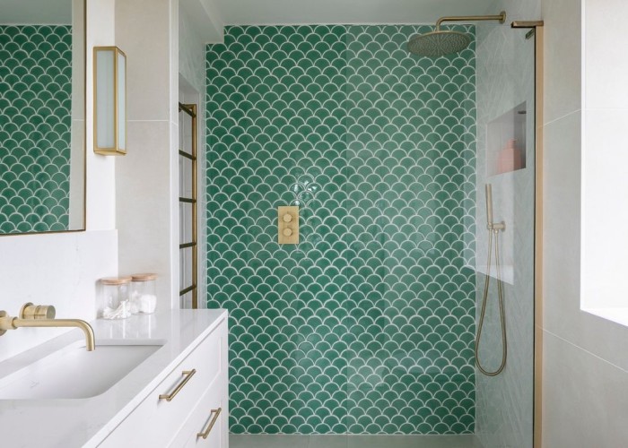 27. Shower Room