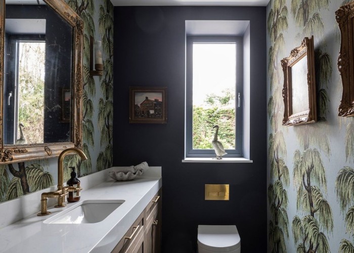 18. Cloakroom