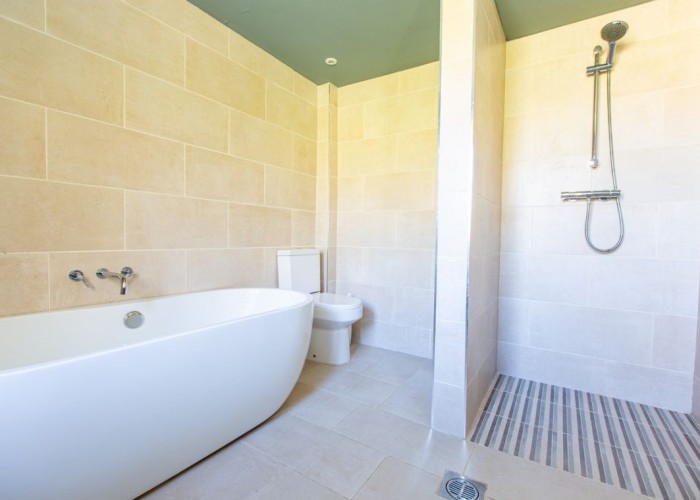 26. Bathroom (Shower and bath)
