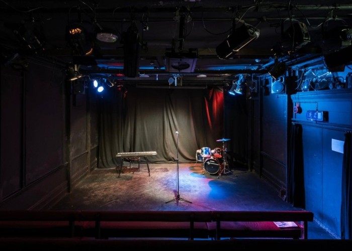 8. Stage