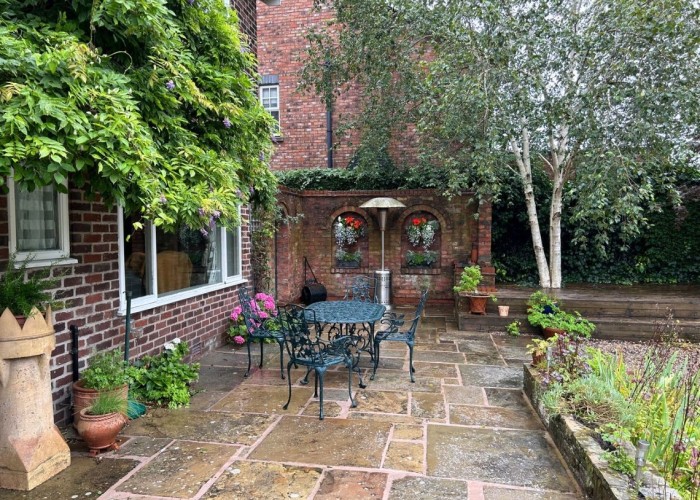 24. Patio / Veranda