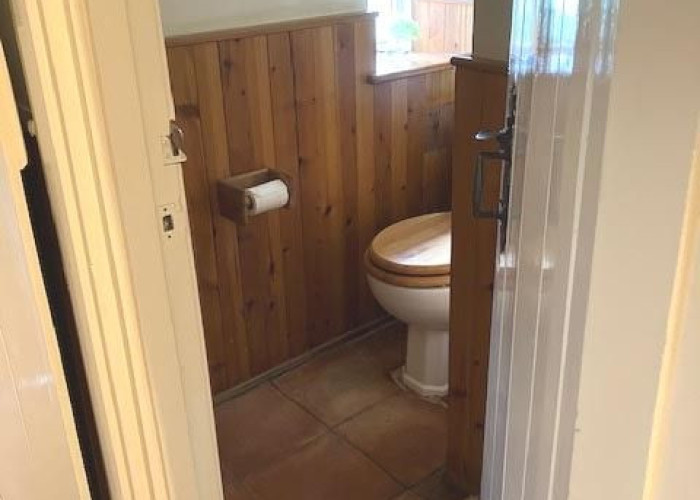 21. Toilet