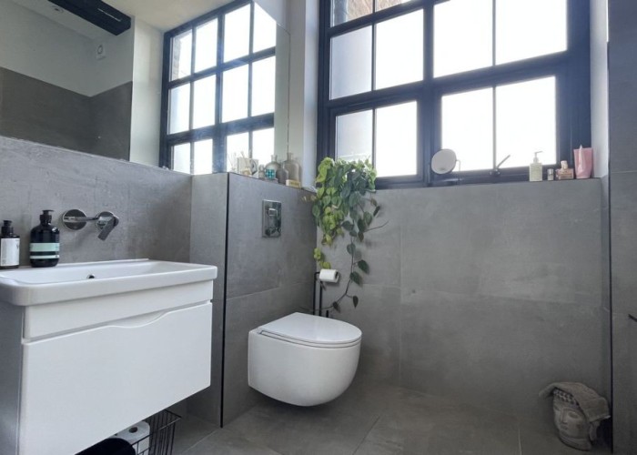 11. Shower Room