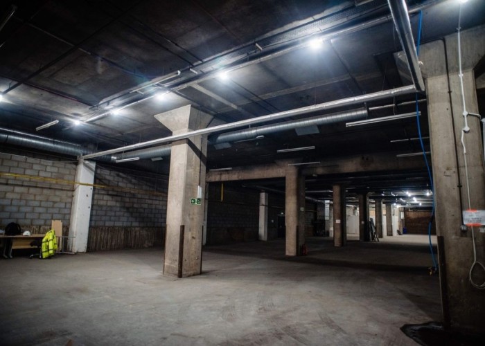 22. Warehouse (Dark)