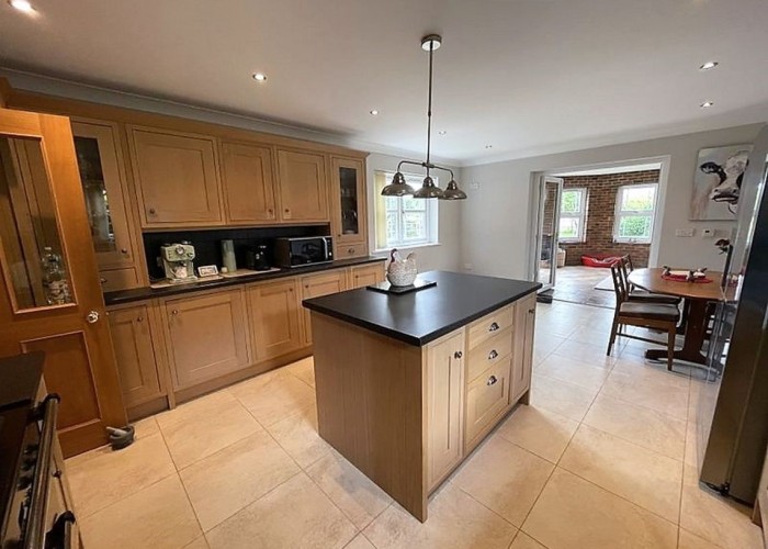 2. Kitchen (With Island)