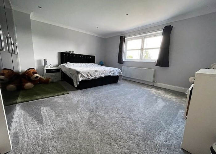 6. Bedroom (Master/En-Suite)