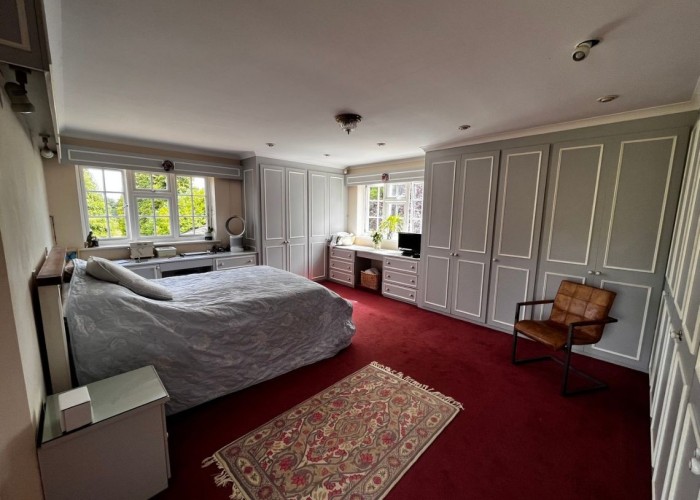 19. Bedroom (Master/En-Suite)