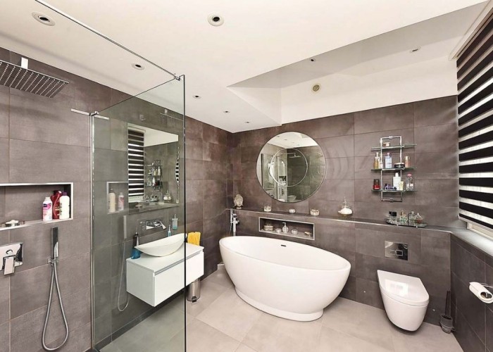 21. Bathroom (Large)