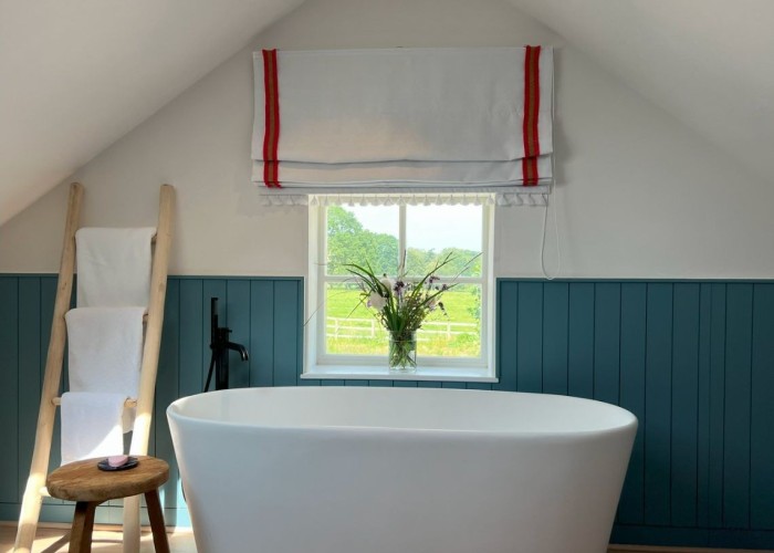 29. Bathroom (Double Bath)