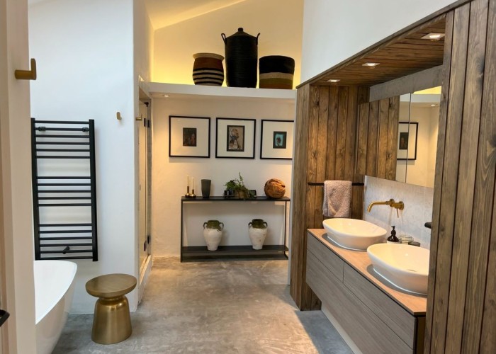 25. Bathroom (Double Bath), Bathroom (Shower and bath)