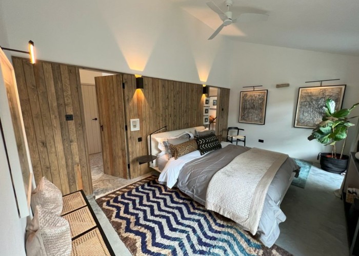20. Bedroom (Master/En-Suite)