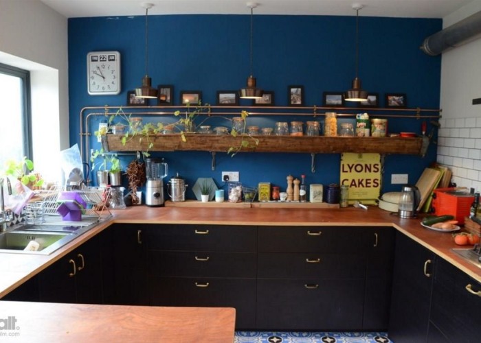 7. Kitchen (Coloured units)