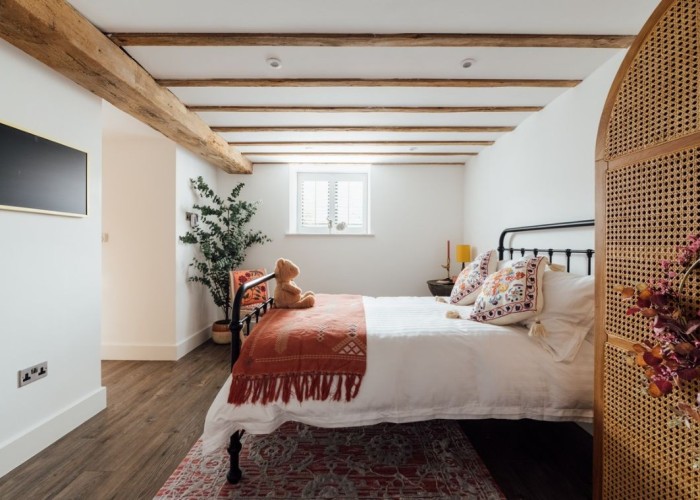 13. Bedroom (Master/En-Suite)