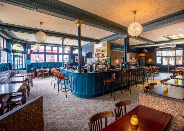5. Pub / Bar