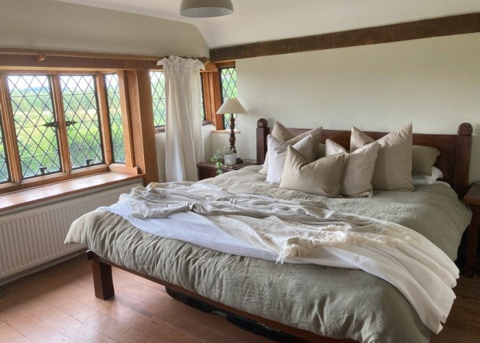 10. Bedroom (Master/En-Suite)