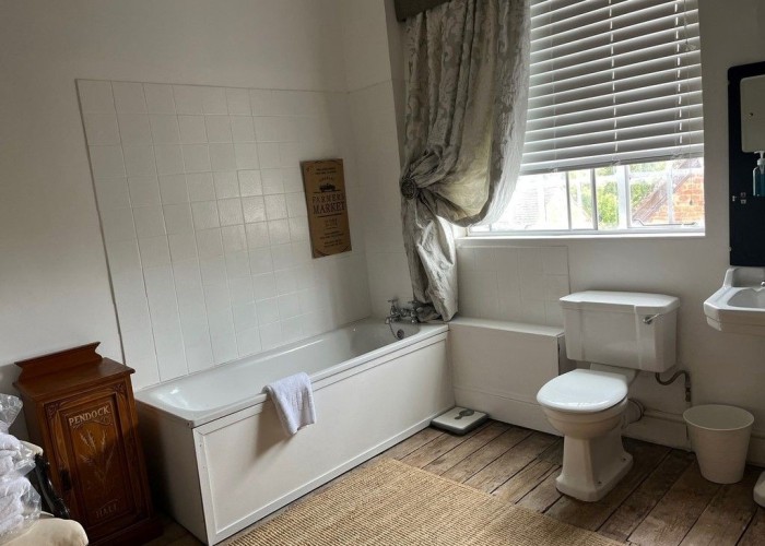 29. Bathroom (Large)
