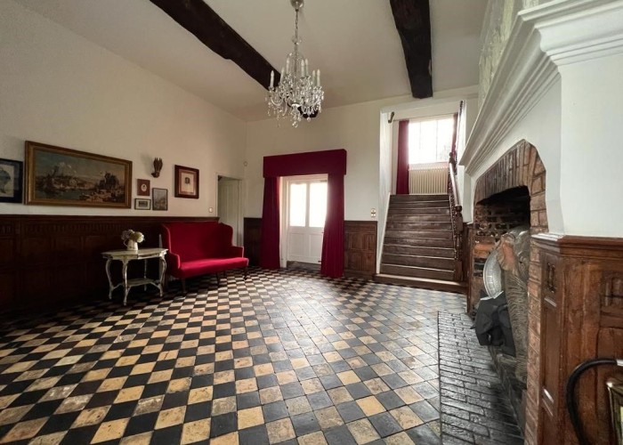 4. Hall, Tiled Floor
