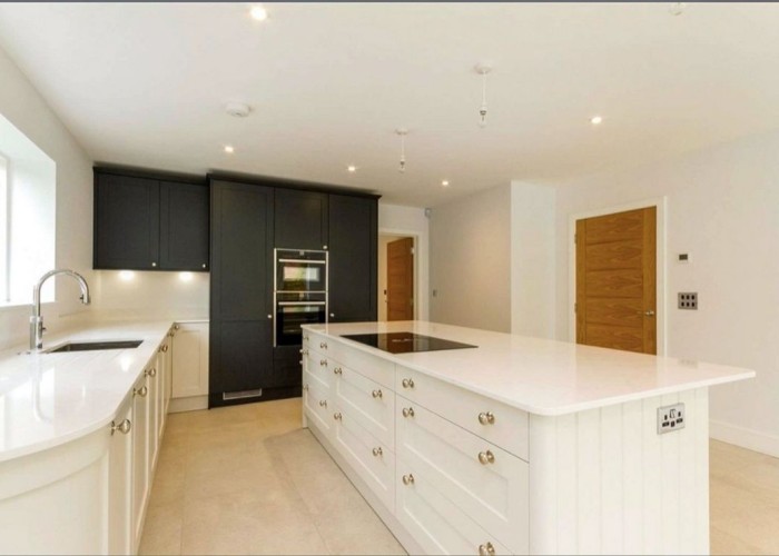 2. Kitchen (With Island)