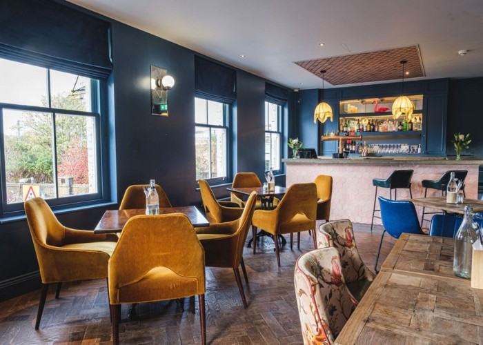 29. Pub / Bar