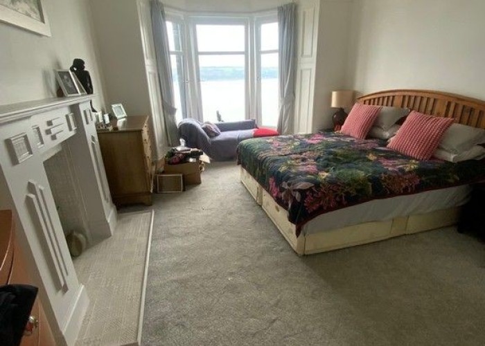 13. Bedroom (Master/En-Suite)