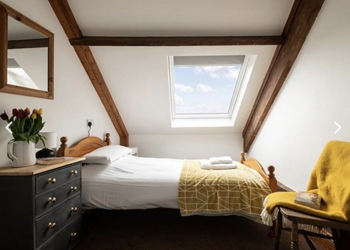 9. Bedroom (Childrens), Skylight
