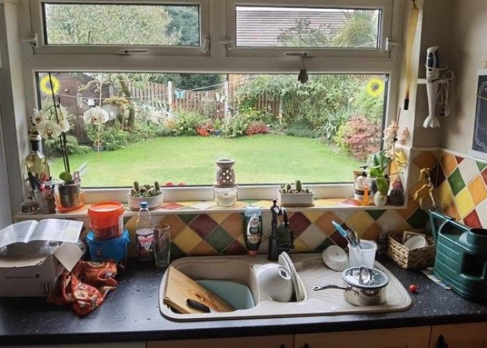 6. Kitchen