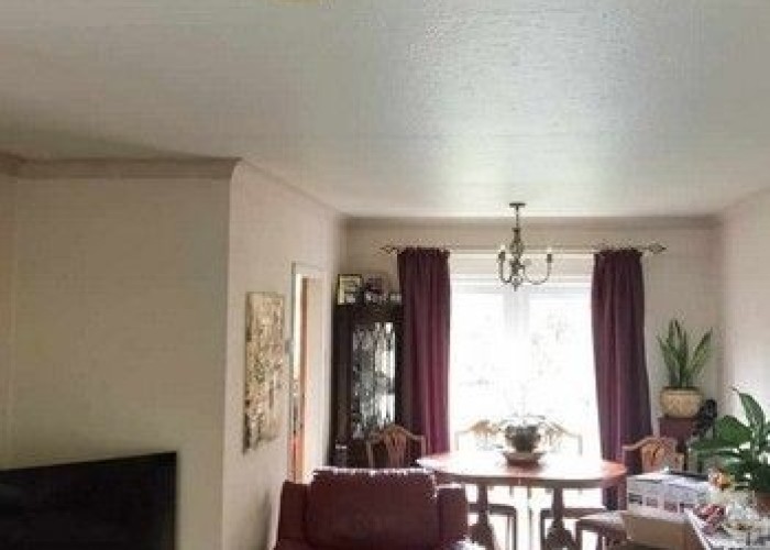 8. Diningroom, Doorway