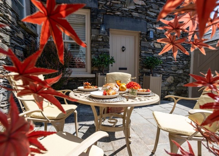 25. Patio / Veranda