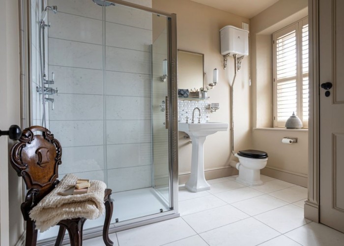 18. Shower Room