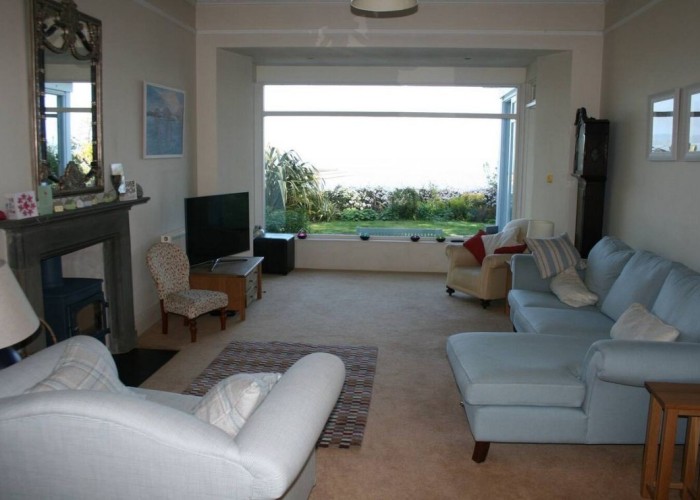 2. Livingroom